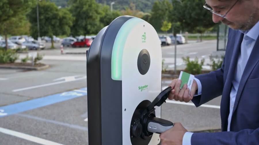 La Loi LOM et son impact sur l&rsquo;installation des bornes en entreprise